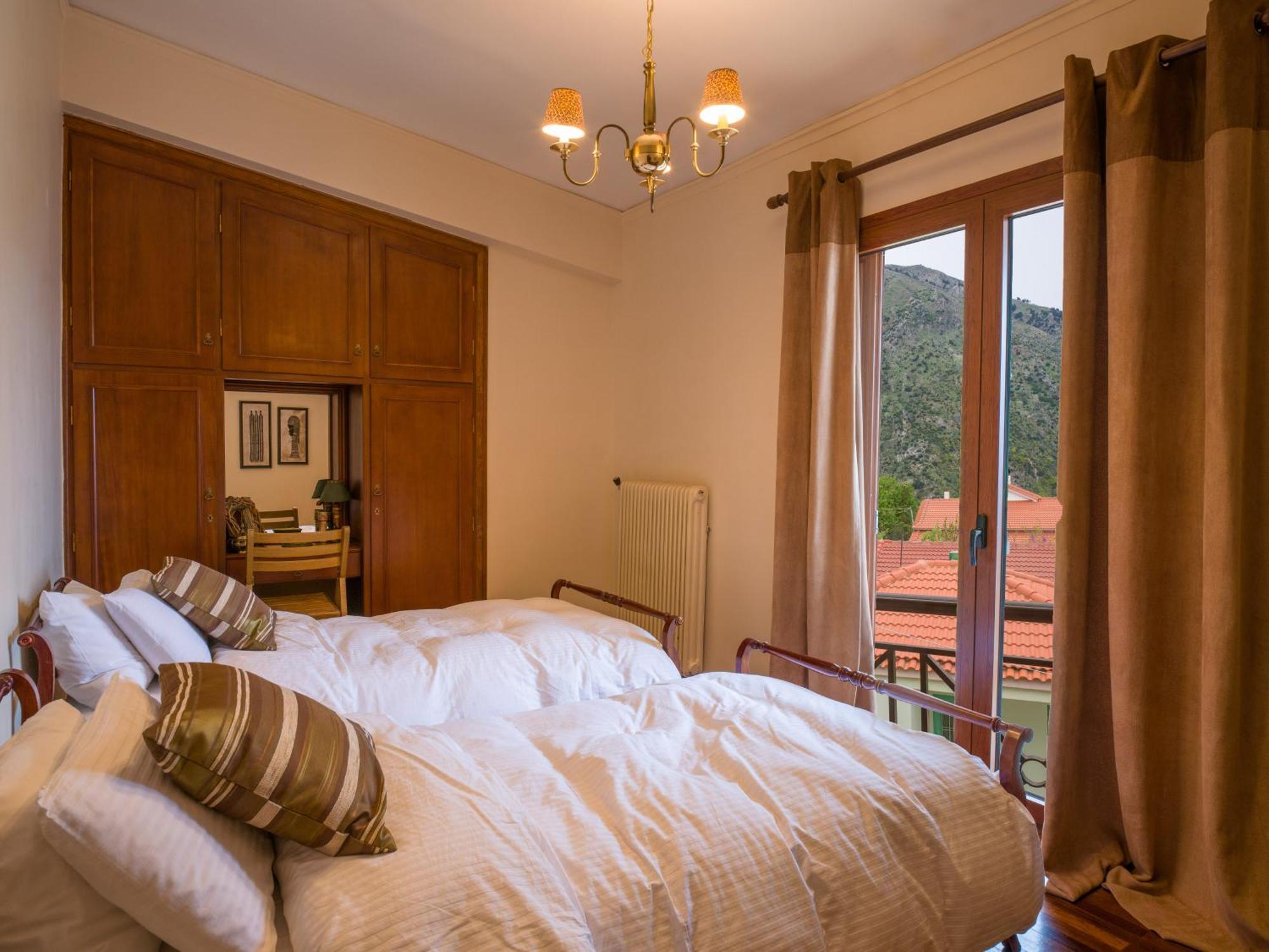 Traditional Luxury Villa Armonia Aigio Exterior photo